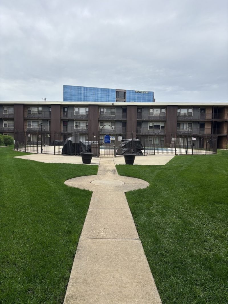 9608 W Higgins Road, Unit 2c, Rosemont, IL 60018 Main Photo