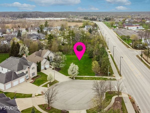 2 Osprey Court , Streamwood, IL 60107