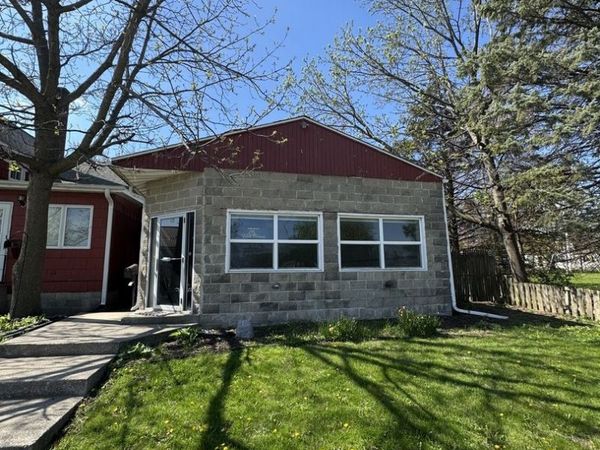 122 W Page Street , Sycamore, IL 60178