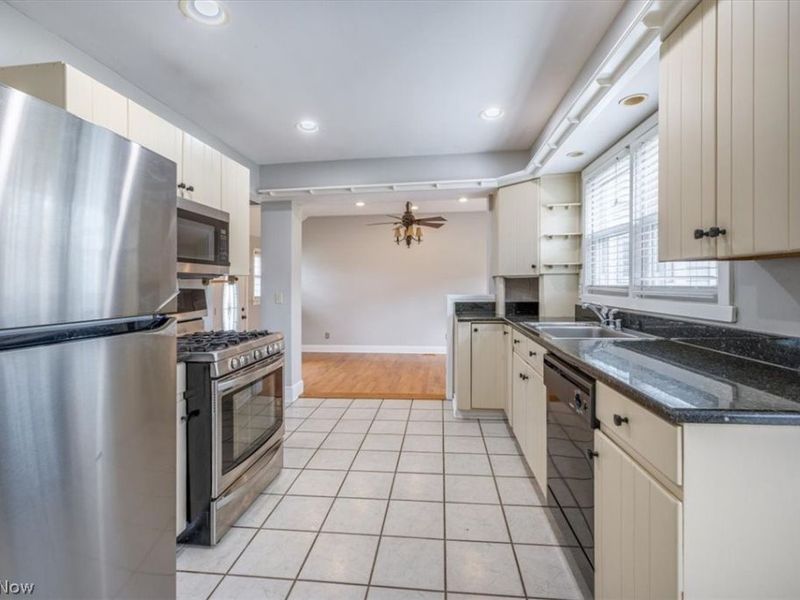 1211 Manitoulin Pike, Brunswick, OH 44212 Photo 8