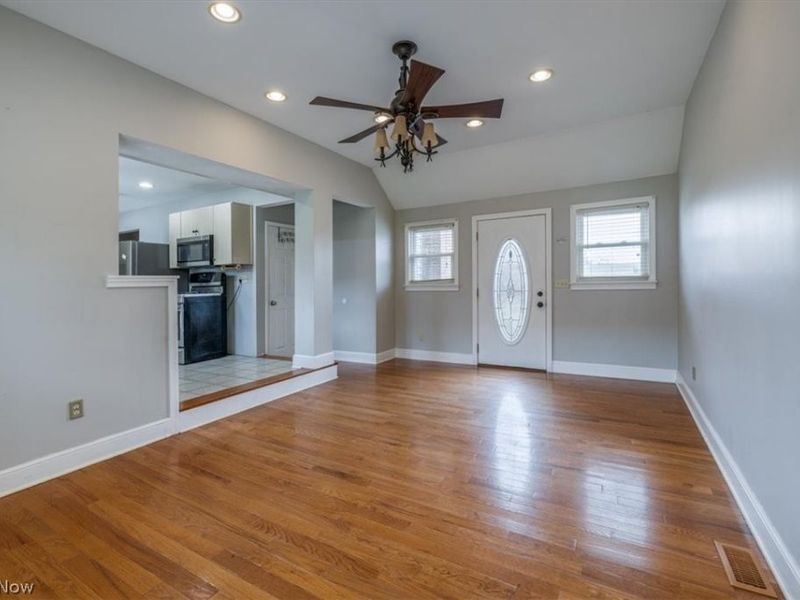 1211 Manitoulin Pike, Brunswick, OH 44212 Photo 9