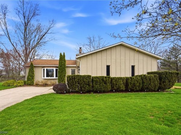 3647 Carlisle Drive , Brunswick, OH 44212