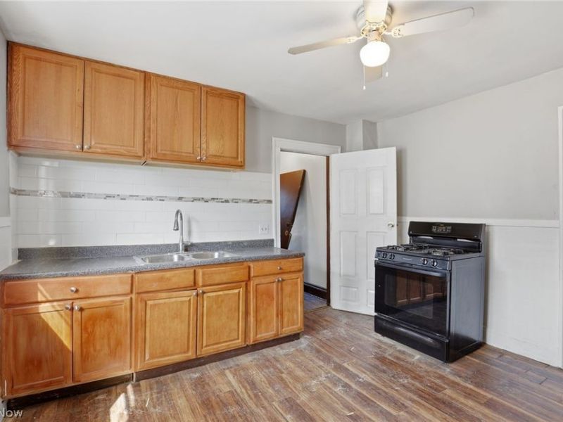 4124 E 139th Street, Cleveland, OH 44105 Photo 6