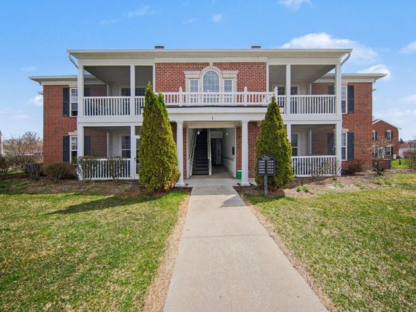 1016 W Summerfield Glen Circle, Unit 87, Ann Arbor, MI 48103