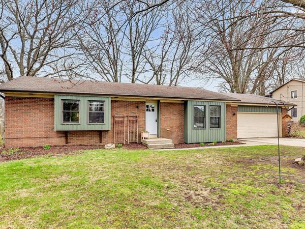 2490 Leffingwell Avenue NE, Grand Rapids, MI 49525