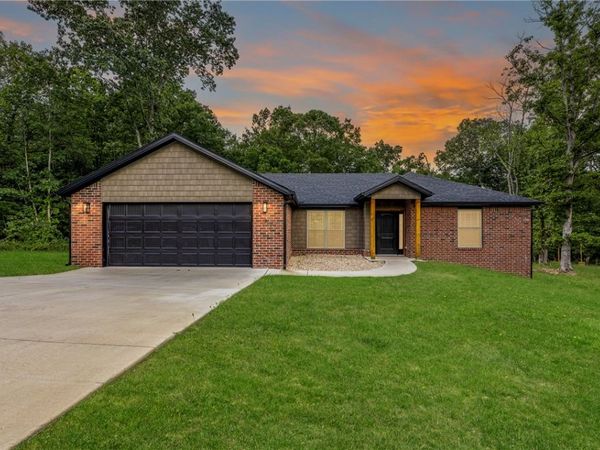 3 Bridle Circle, Bella Vista, AR 72715