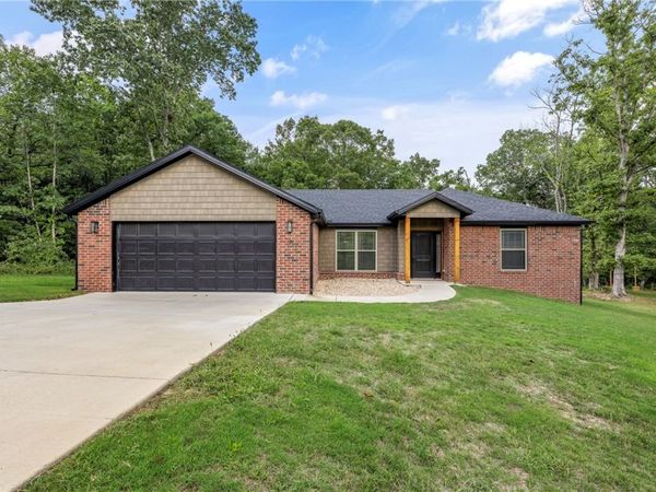 3 Bridle Circle, Bella Vista, AR 72715