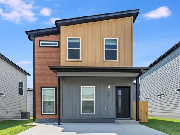 580 Discovery Avenue , Bentonville, AR 72713