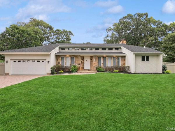 3 Harbor Road, Hampton Bays, NY 11946