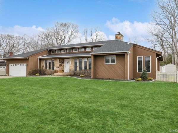 3 Harbor Road , Hampton Bays, NY 11946