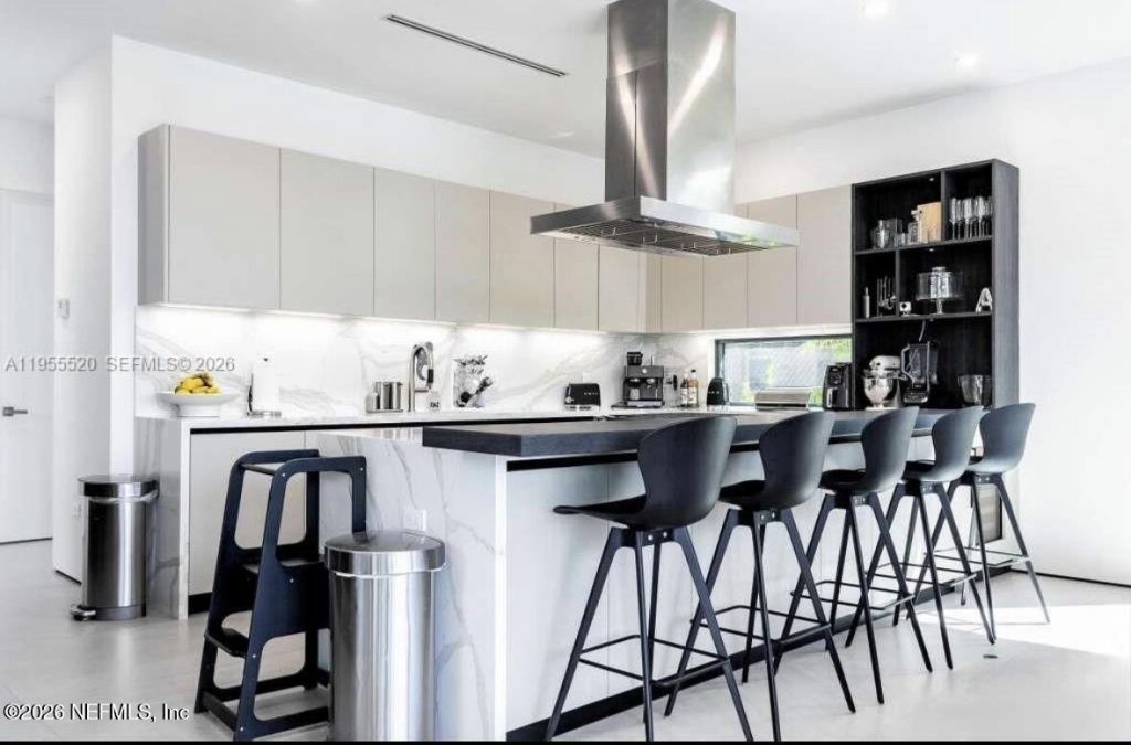 1830 NE 193 Street, Miami, FL 33179 Photo