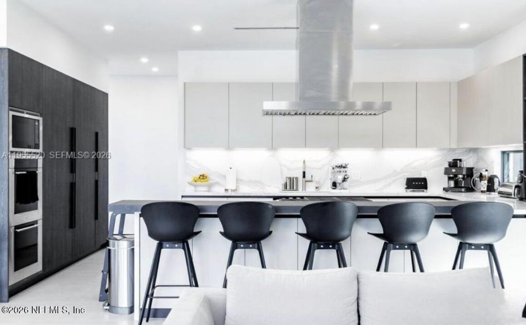 1830 NE 193 Street, Miami, FL 33179 Photo