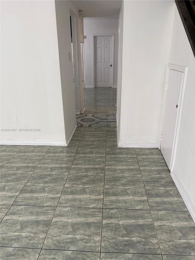 270 NE 142nd St, Unit 14A, Miami, FL 33161 Photo