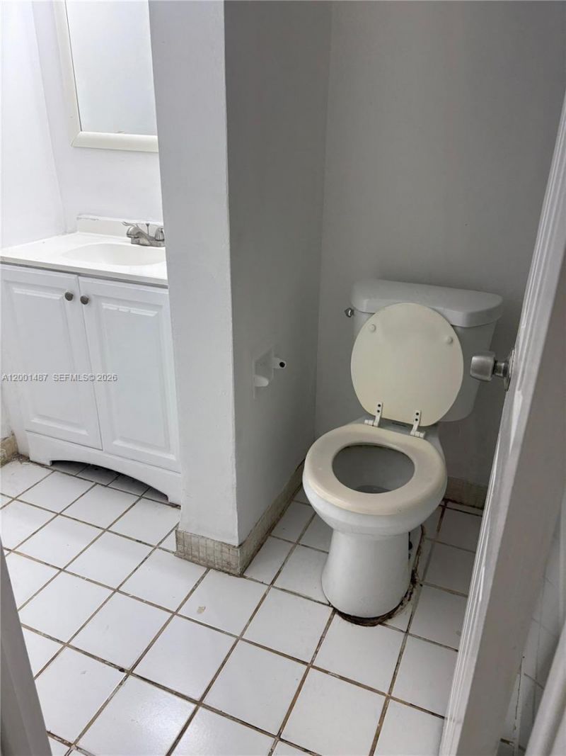 270 NE 142nd St, Unit 14A, Miami, FL 33161 Photo