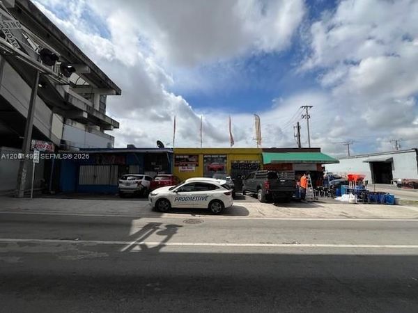 1120 E 25th St, Hialeah, FL 33013