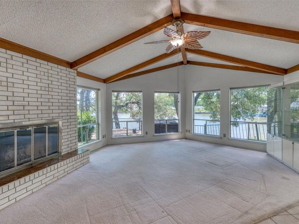 104 Bluebird LN, Highland Haven, TX 78654