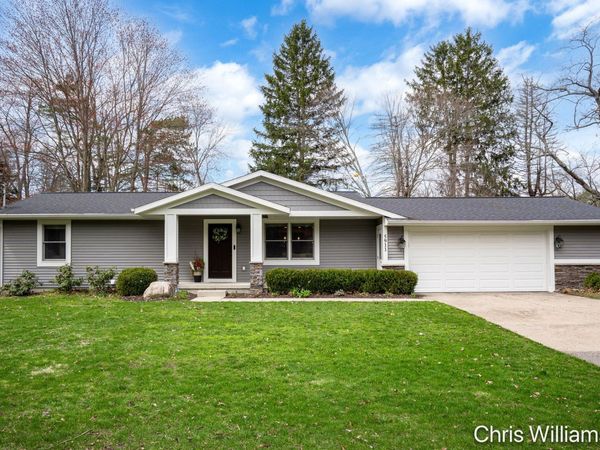 5911 Verta Drive NE, Belmont, MI 49306