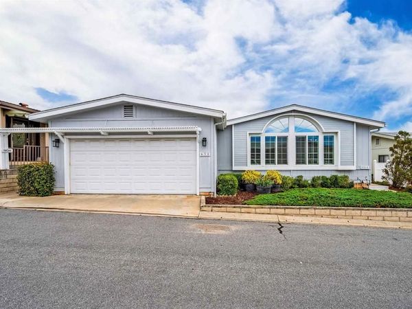 635 Via Santa Cruz, Vista, CA 92081