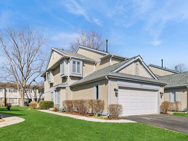 329 Redwing Drive , Deerfield, IL 60015