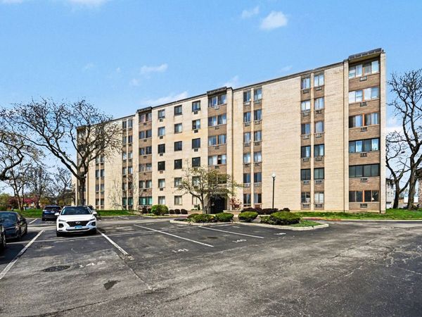 9720 S Pulaski Road , Unit 102, Oak Lawn, IL 60453