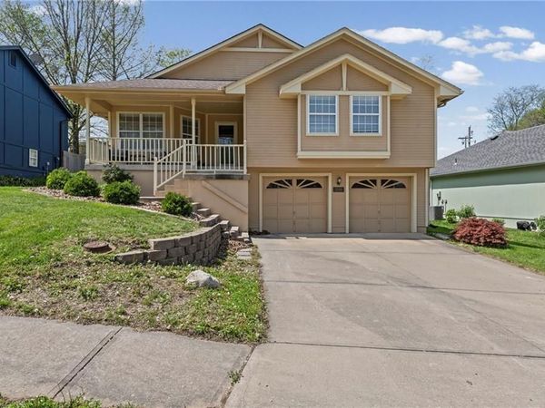 3200 S Bryn Mawr Drive, Independence, MO 64057