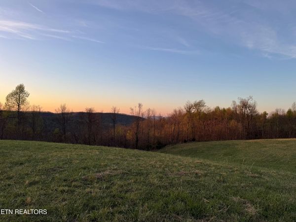 2726 Double Top Rd, Jamestown, TN 38556