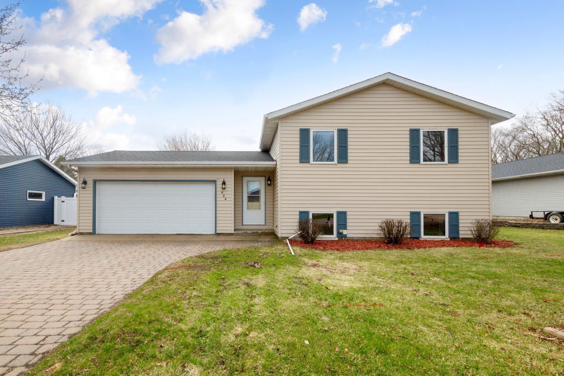 404 Pilgrim Street, Saint Clair, MN 56080