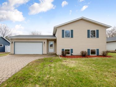 404 Pilgrim Street, Saint Clair, MN 56080
