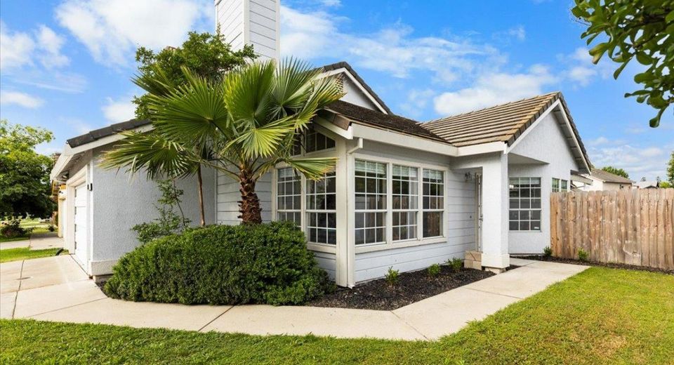 4391 Burgess Dr, Sacramento, CA 95838 Photo