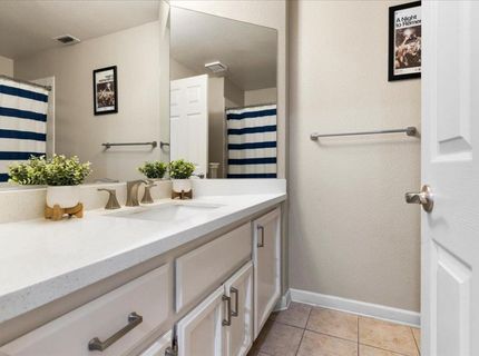 4391 Burgess Dr, Sacramento, CA 95838 Photo