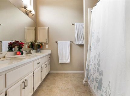 4391 Burgess Dr, Sacramento, CA 95838 Photo