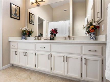 4391 Burgess Dr, Sacramento, CA 95838 Photo