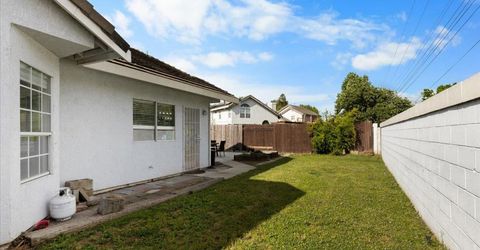 4391 Burgess Dr, Sacramento, CA 95838 Photo