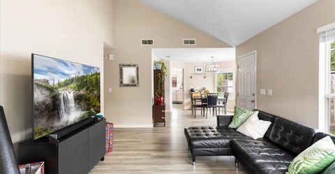 4391 Burgess Dr, Sacramento, CA 95838 Photo