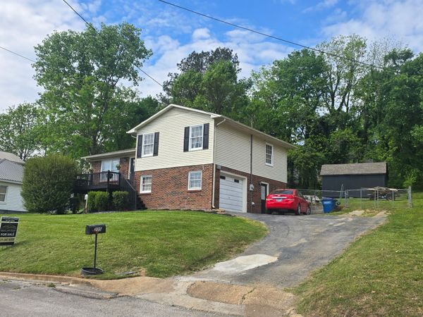 205 Edgewood St, Mount Pleasant, TN 38474