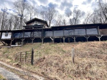 12 Lynch Road, Salem, WV 26426