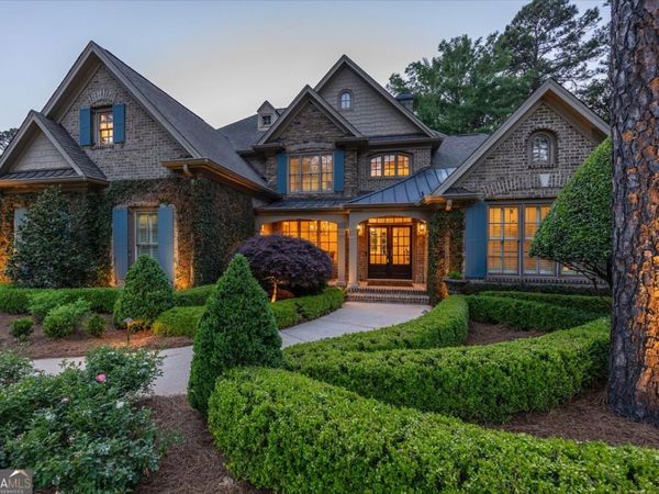 104 Aston Hall, Macon, GA 31210