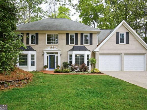 5014 Willow Creek Drive, Woodstock, GA 30188