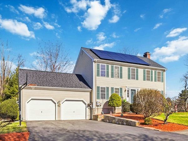 1 Toni Dr, Bellingham, MA 02019