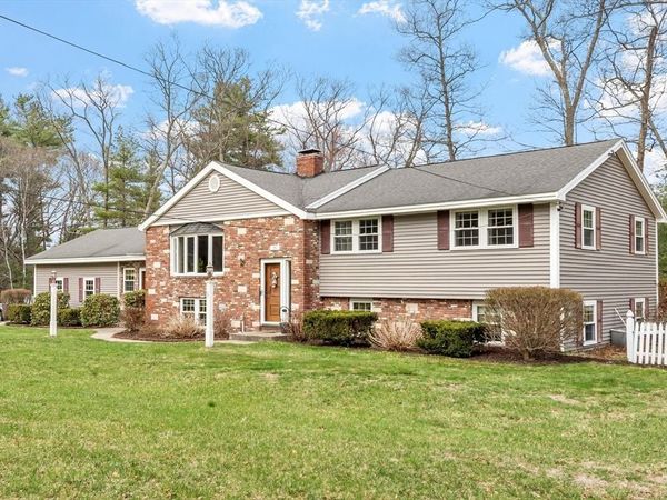 20 Lancaster Dr, Tewksbury, MA 01876