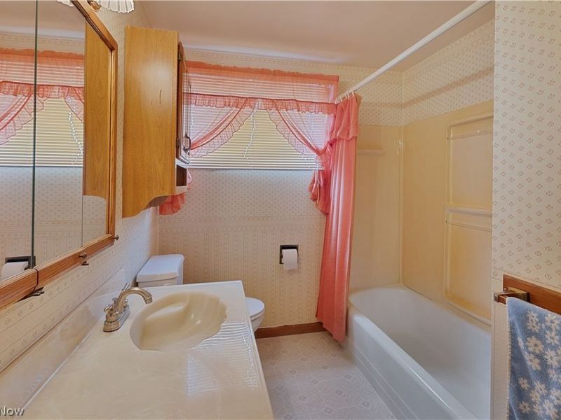 1614 Country Club Avenue, Youngstown, OH 44514 Photo 18