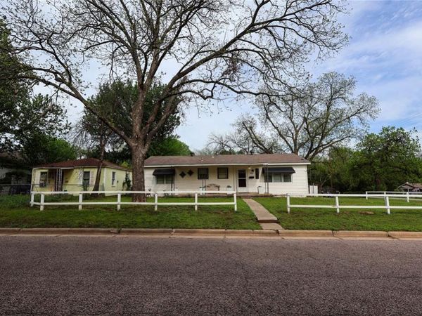 303 N Pesotum Avenue, Shawnee, OK 74801