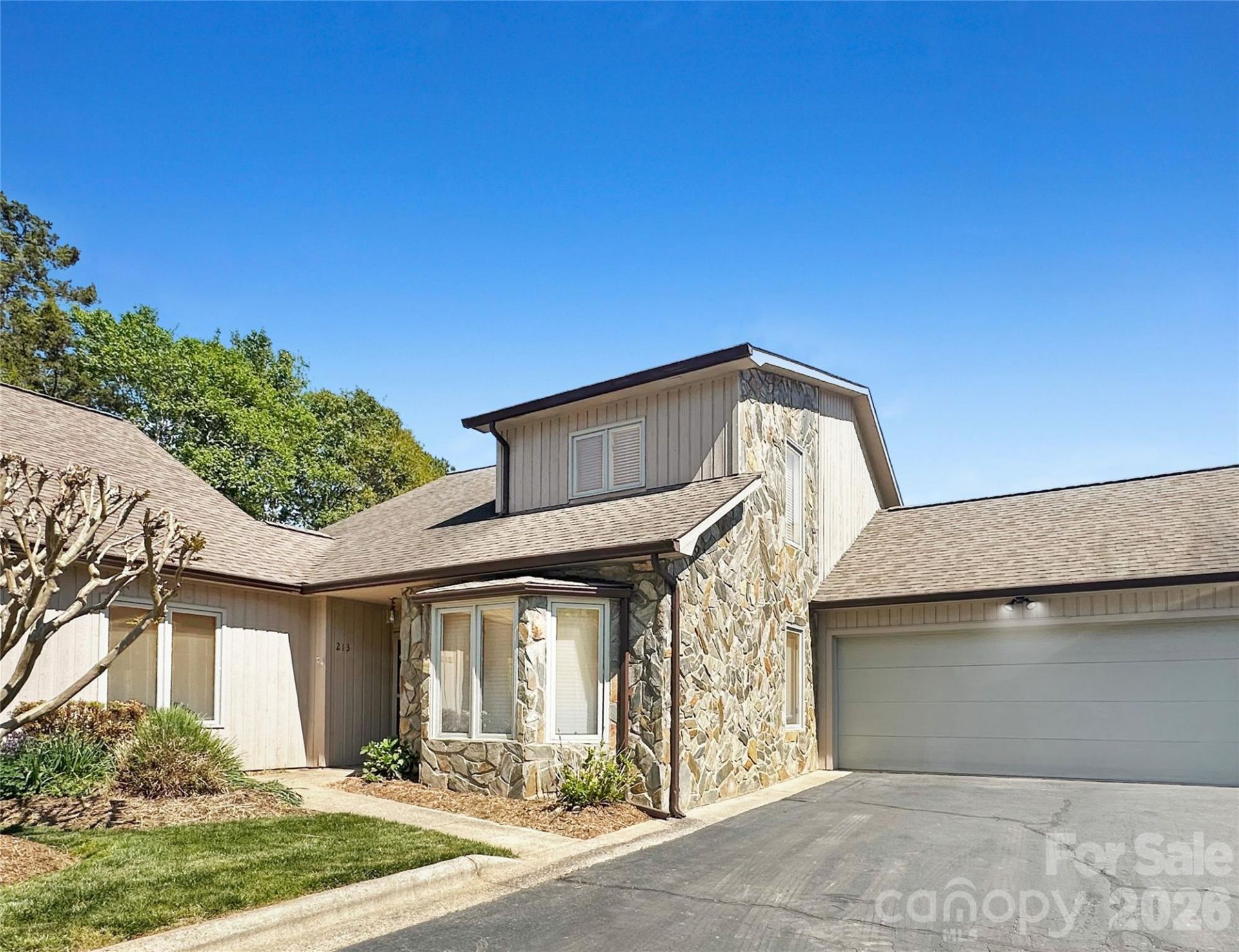 603 29th Avenue Ne, Hickory, NC 28601 Main Photo