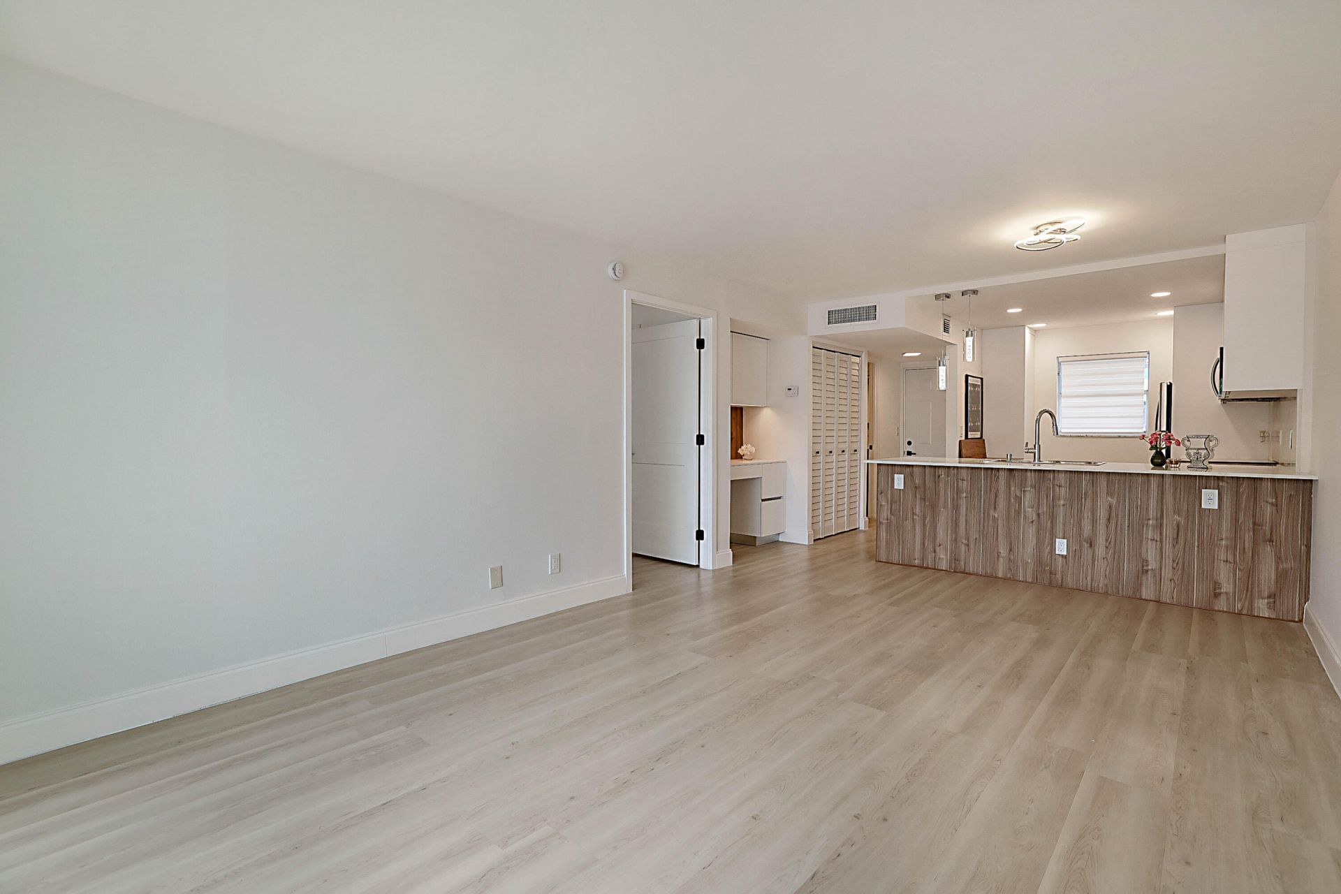 3100 Holiday Springs Boulevard, Unit 111, Margate, FL 33063 Photo