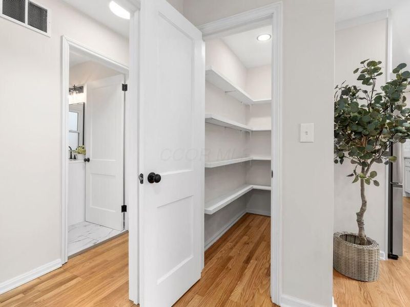 651 E Beechwold Boulevard, Columbus, OH 43214 Photo 15