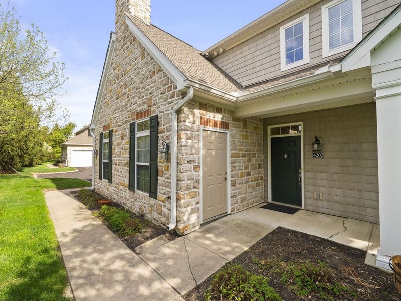 4202 Colister Drive, Unit 9, Dublin, OH 43016 Photo 2