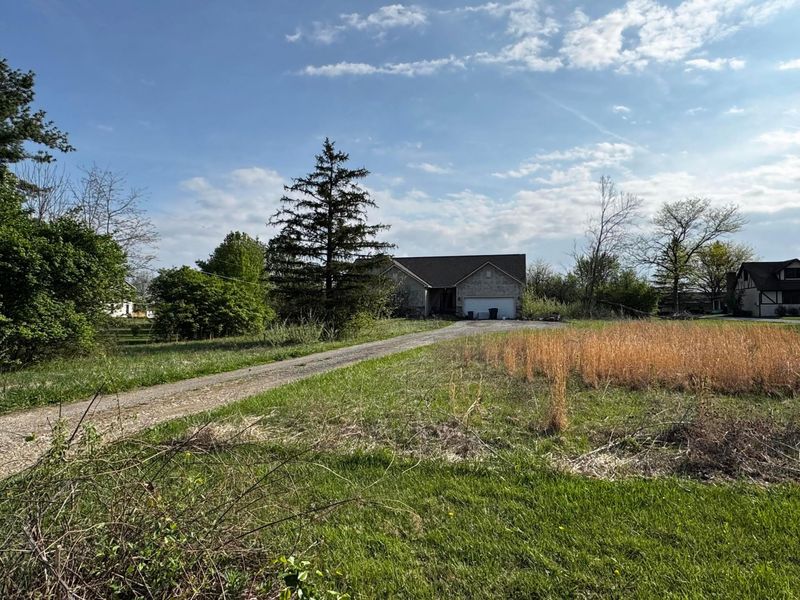 4912 Harrisburg Georgesville Road, Grove City, OH 43123 Photo 2