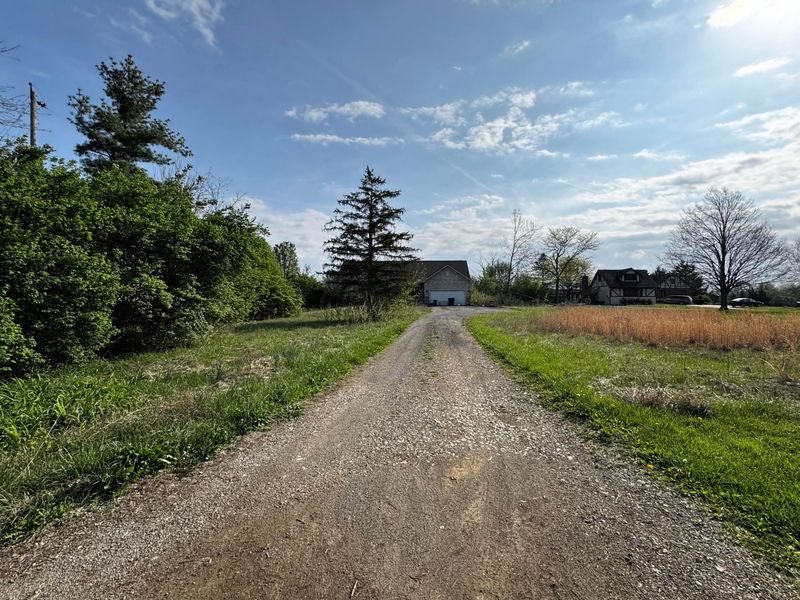 4912 Harrisburg Georgesville Road, Grove City, OH 43123 Photo 3