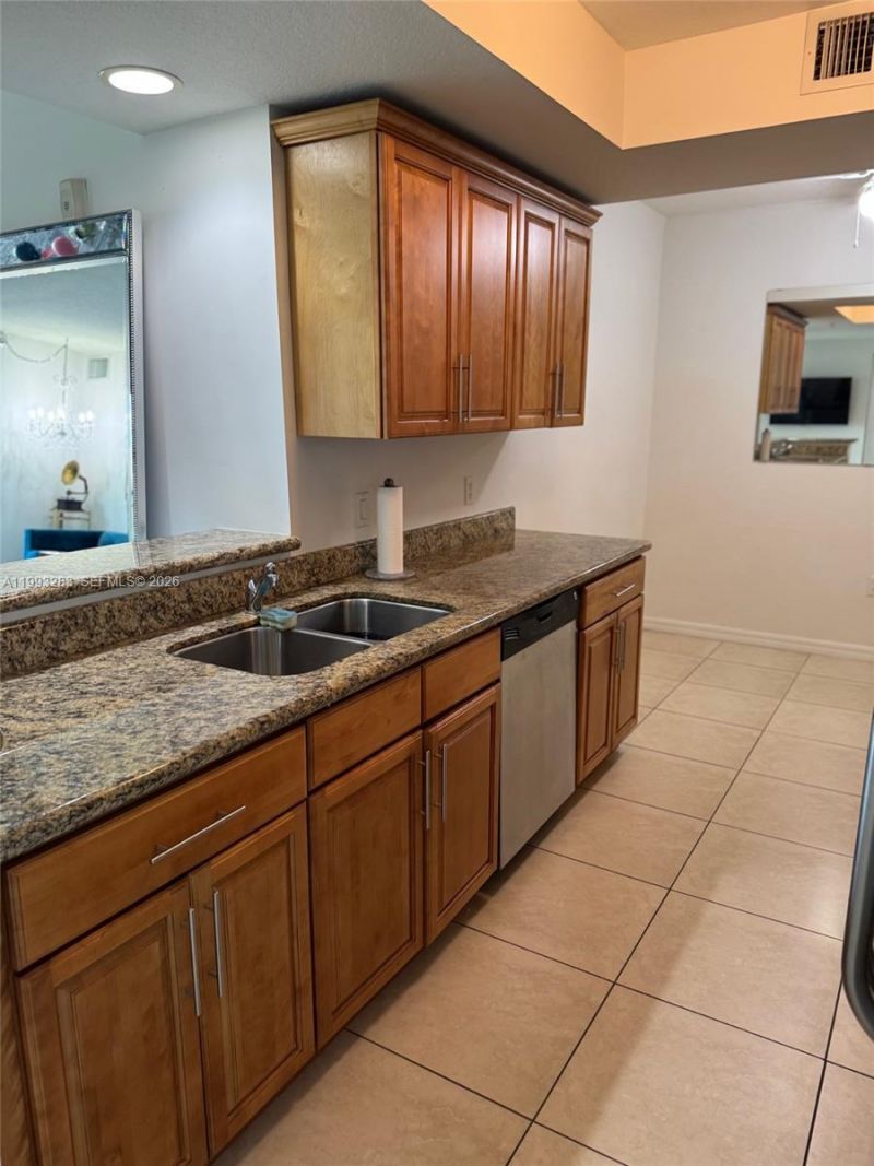 3530 SW 22nd St, Unit 706, Miami, FL 33145 Photo