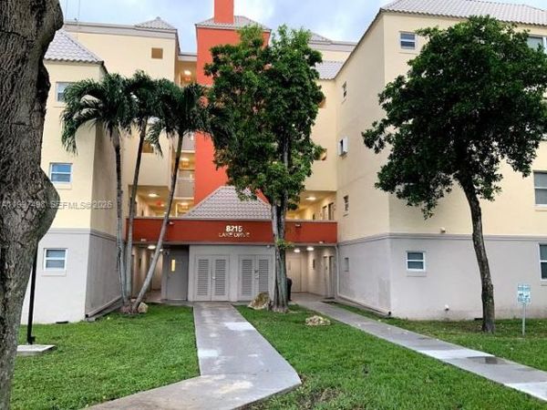 8215 Lake Dr, Unit 108, Doral, FL 33166